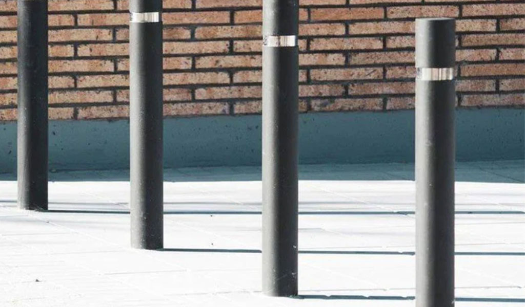 Warehouse-bollards